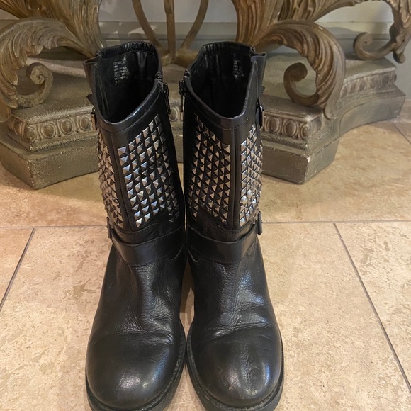 Kenneth Cole Black Leather studded combat boots - Picture 3 of 11